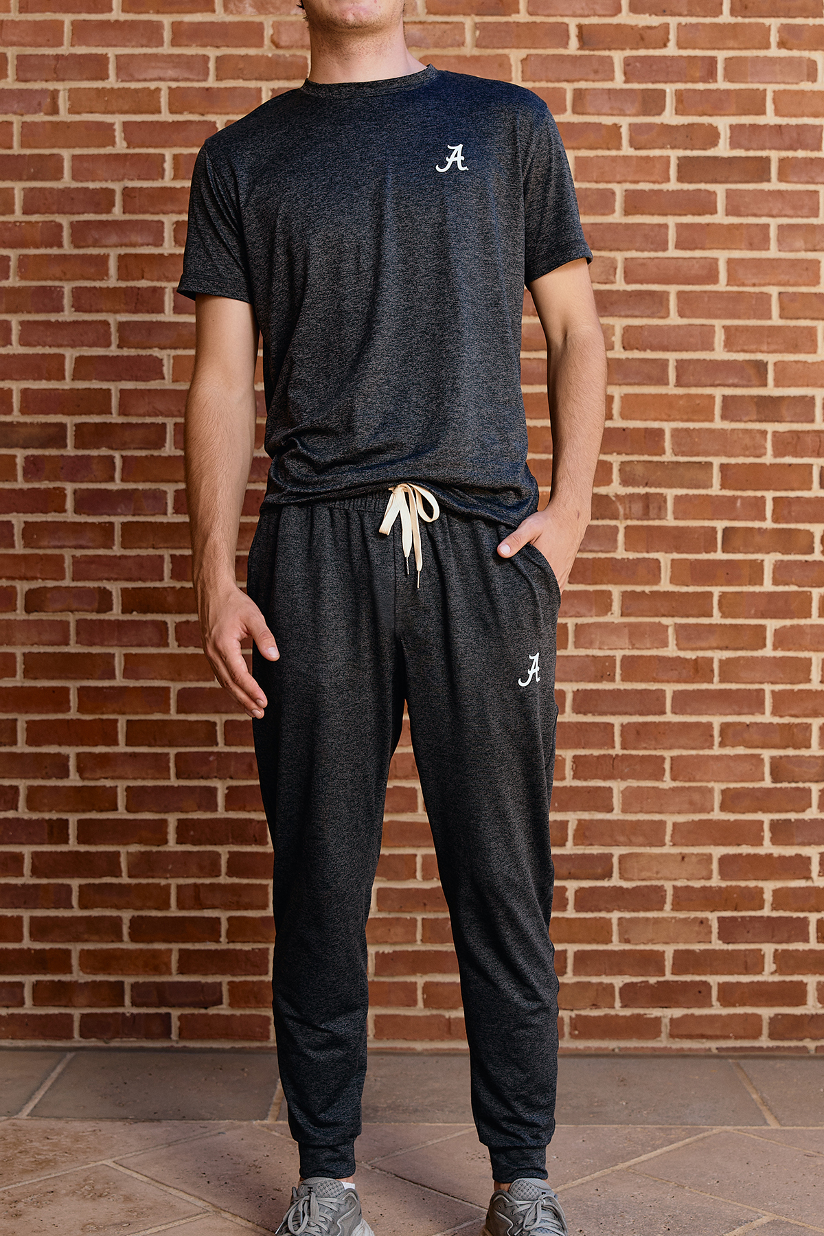 Logo Cloudknit Jogger Mens in Charcoal
