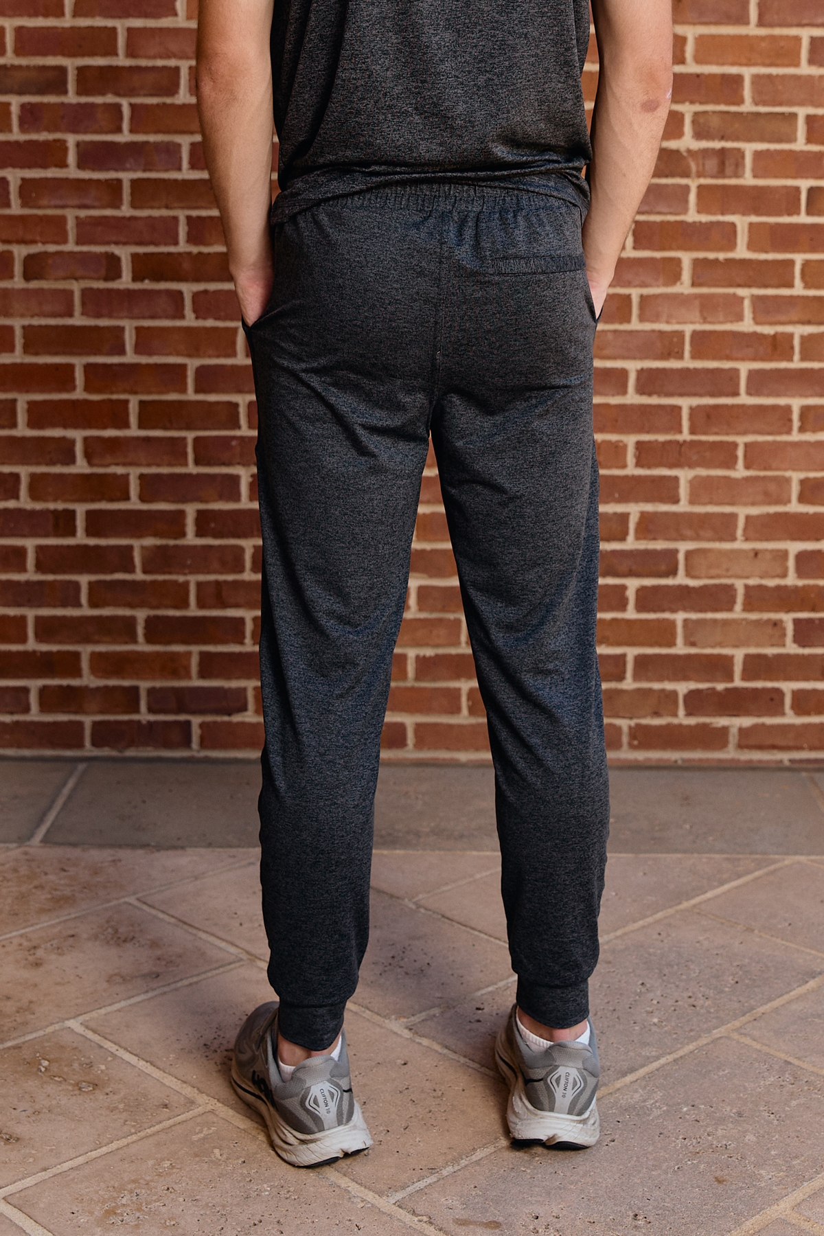 Logo Cloudknit Jogger Mens in Charcoal