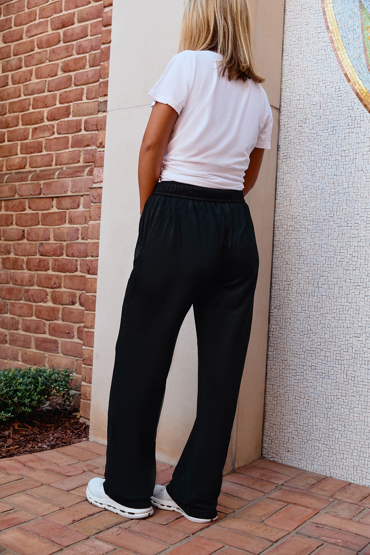 Logo Softest Fleece Straight Leg Sweatpant in Black